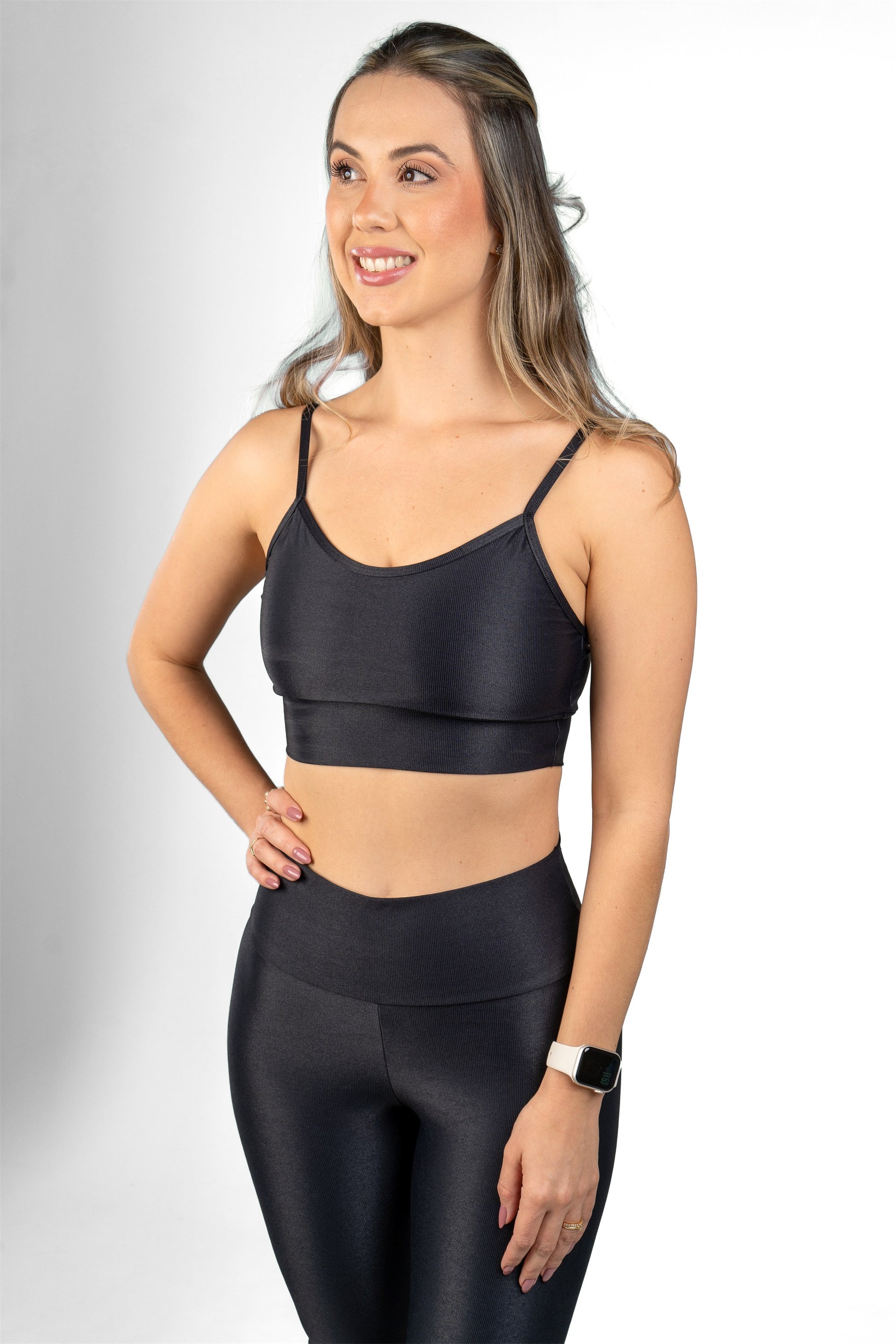 Conjunto Black Madê Preto, vista frontal