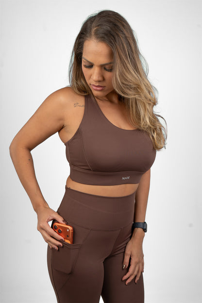 Conjunto de Bolso Madê Marrom Café, detalhe do bolso lateral da legging
